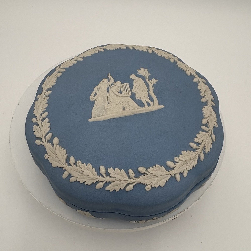Wedgewood Blue Cream Jasperware Scalloped Edge Trinket Box 4.5"